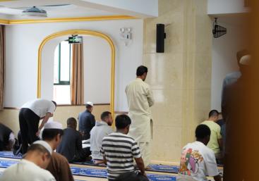 Suasana Khutbah Di Dalam Masjid