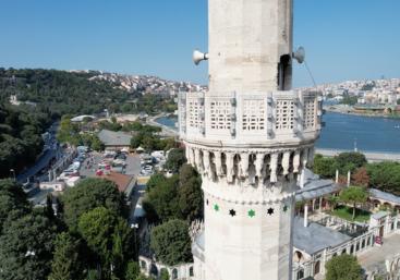Menara Pengeras Suara Adzan Masjid